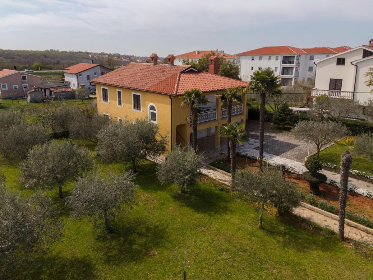 Apartment Villa Olga Porec Exterior photo