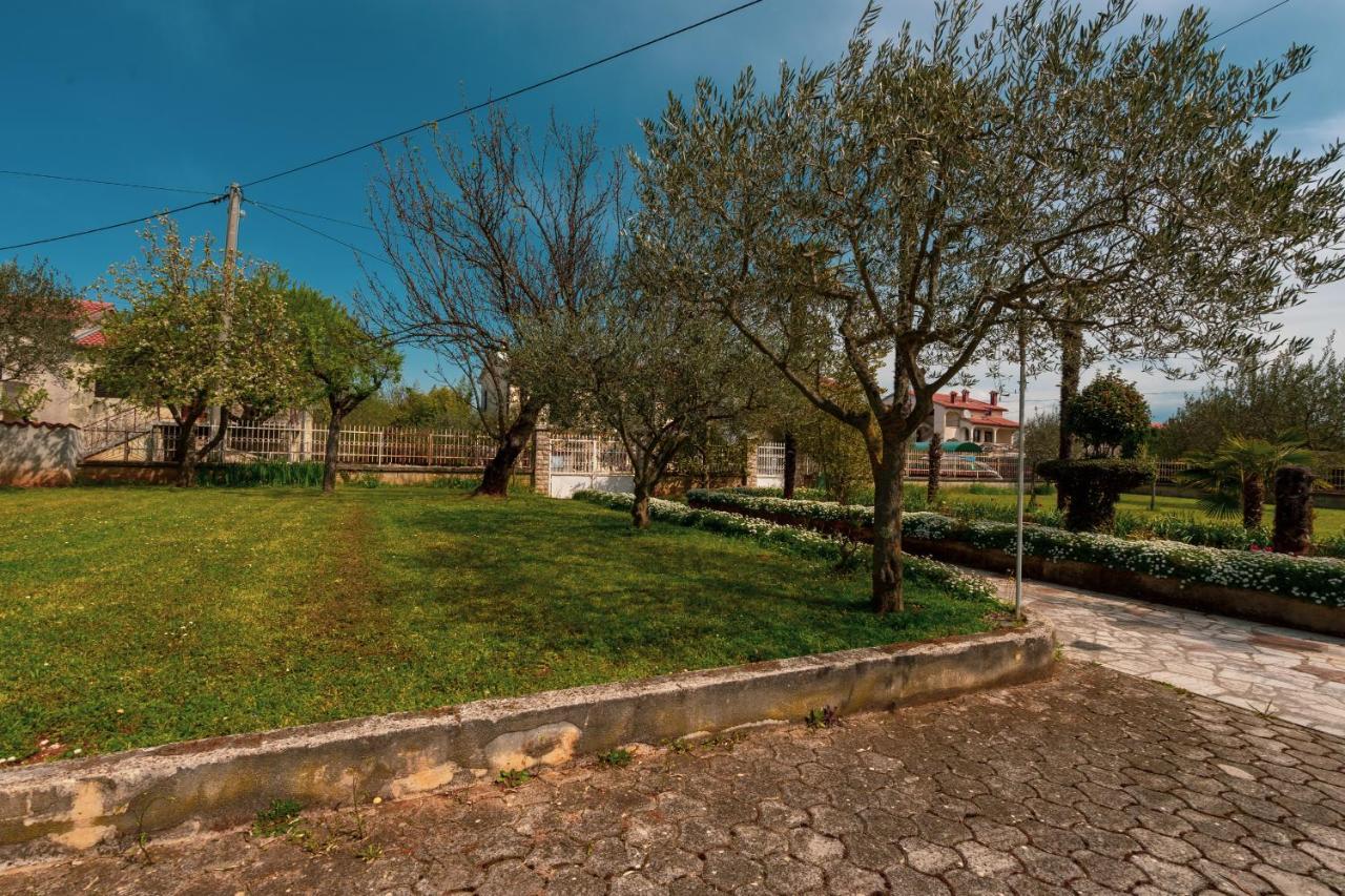 Apartment Villa Olga Porec Exterior photo