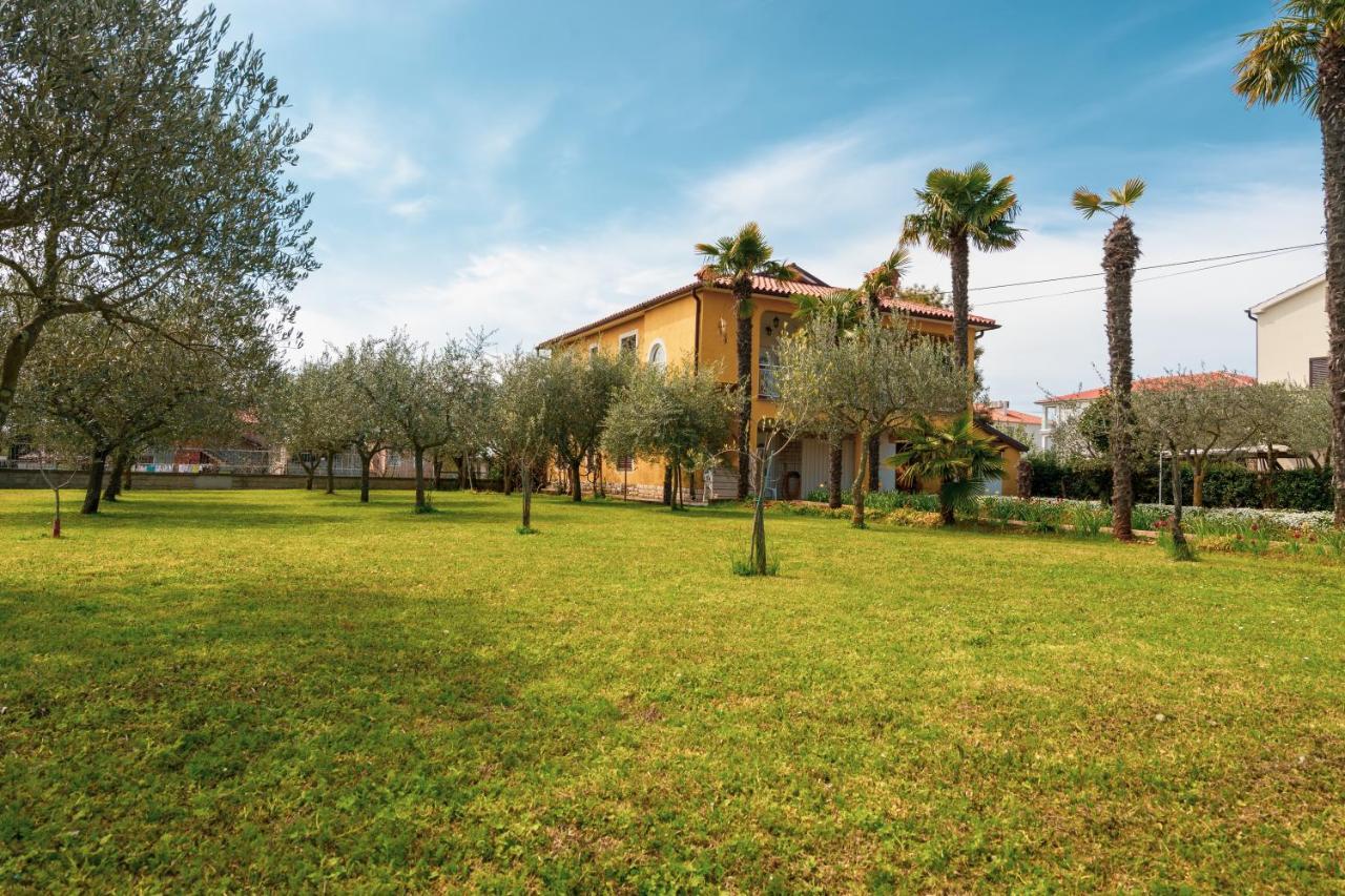 Apartment Villa Olga Porec Exterior photo
